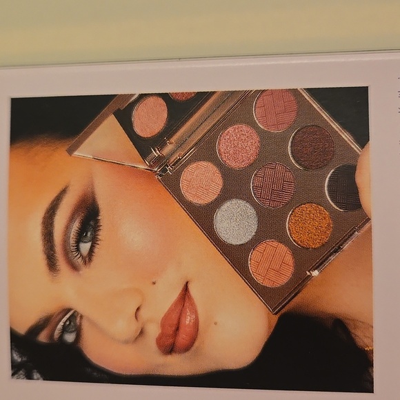 Tarte The Big Screen Multitasking Set - Gold and Pink Hues - Picture 3 of 3